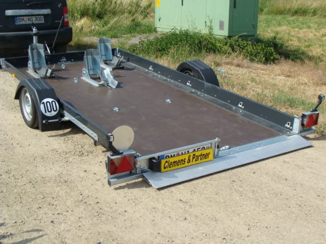 Absenkbarer 3er Motorradanhänger gebremst 1800 kg – 100 km/h 3750 x 1800 x 150 Nutzlast ca. 1310 kg