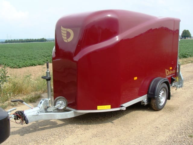 GfK geschlossener 1er Motorradanhänger abschließbar 1300 kg gebremsten inkl. Wippe + Seitentüre – 3