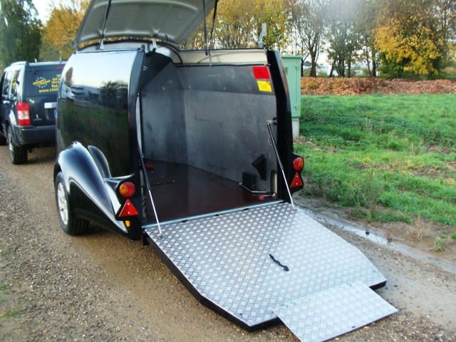 Excalibur Motorradanhänger 100 km/h Auffahrrampe 2610 x 1400 x 1520 mm Nutzlast 1000 kg – 3