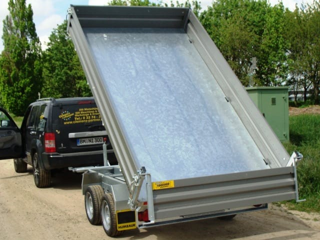 Dreiseitenkipper in Langzeitmiete besonders günstig 1800kg einachser - 3500kg doppelachser E-Pumpe – 3