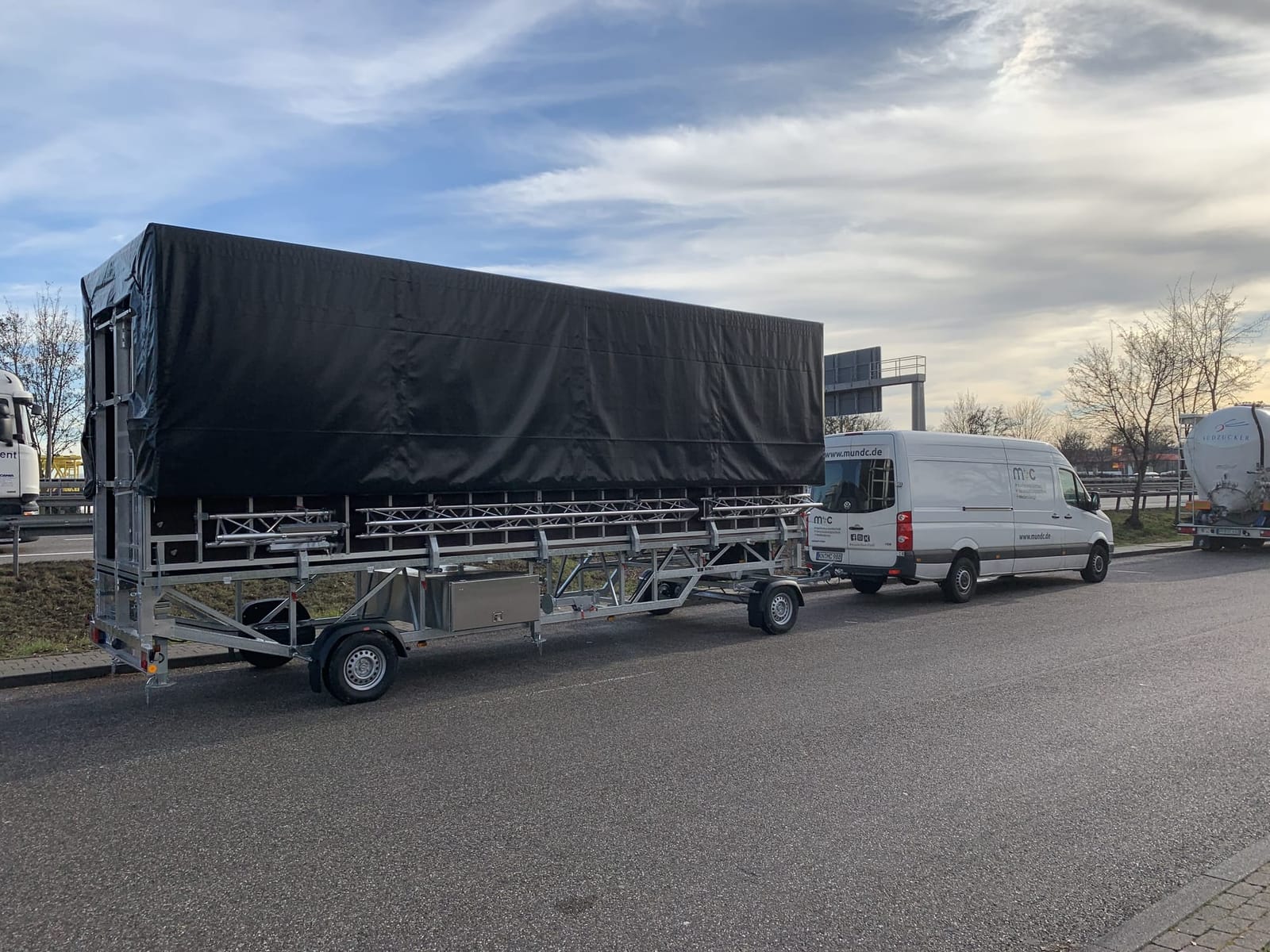 Trailerbühne / Anhängerbühne 8,00m x 6,10m, 48qm Stagemobil XL – 3