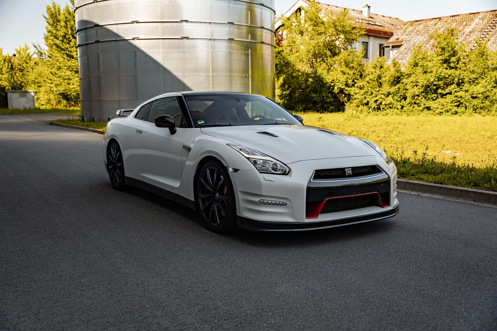 Nissan Skyline GT-R R35  550ps Sportwagen mieten bei ECC Rent Weiterstadt GUTSCHEIN – 3