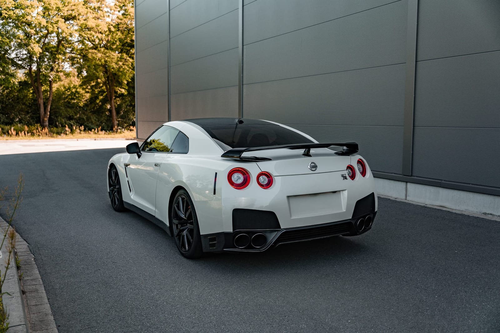 Nissan Skyline GT-R R35  550ps Sportwagen mieten bei ECC Rent Weiterstadt GUTSCHEIN – 5