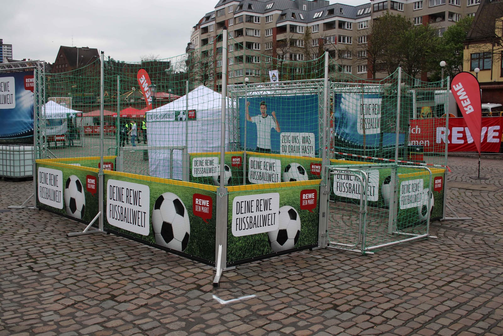 Soccer Cage / Dribbel Duell / Dribbel Arena / Fussball spielen / Fussball / Arena