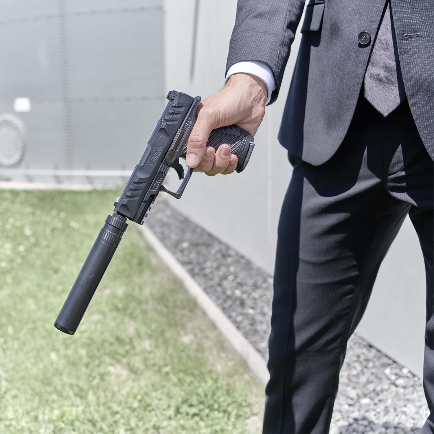 Pistole mit Schalldämpfer Airsoft Waffe 6 mm Federdruck < 0,5J Schalldämpfer-Attrappe 2 Magazine