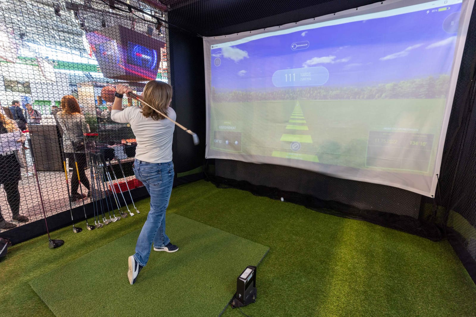 Golf Simulator mit High Speed Kamera - Golfsimulator für Golfevent - Golfautomat  - Indoorgolf -  Golfturnier - Golfen bei Events – 2