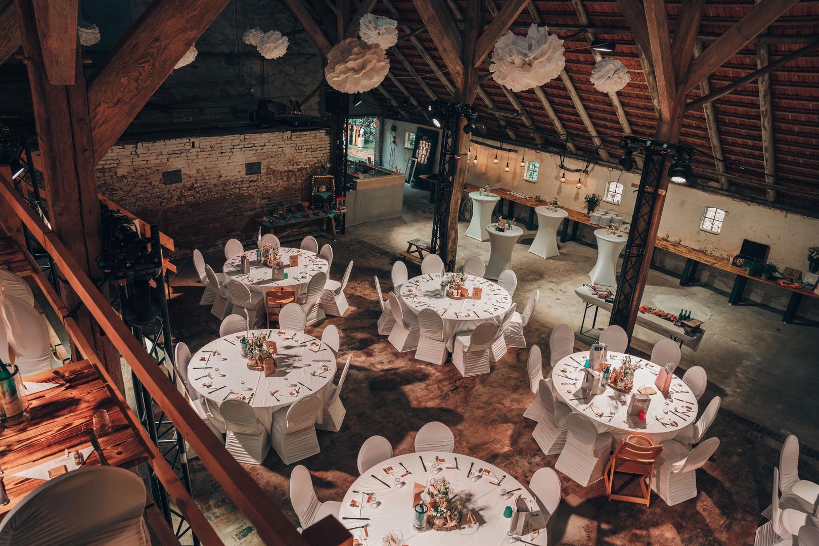 Banketttische mieten: Rund (Ø 150/180 cm) & Rechteckig (180x80 cm) – Ideal für Events & Hochzeiten – 5